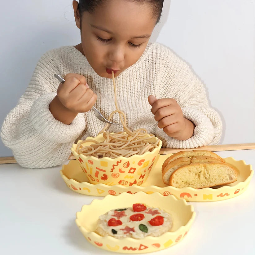 Pasta Wavy Edge Silicone Bowl and Plate Set